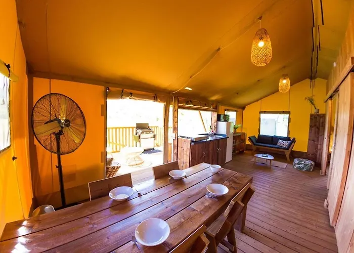 Camping Et Lodges De Coucouzac